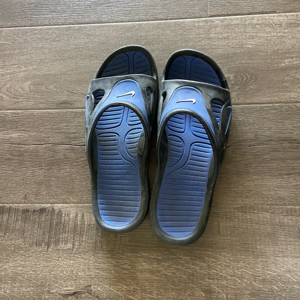 Nike Men’s Blue Sandals
